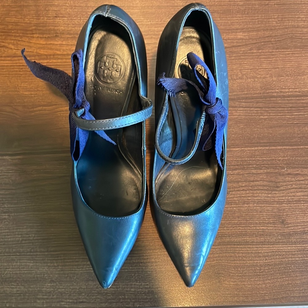 Tory Burch Navy Beverly Pump